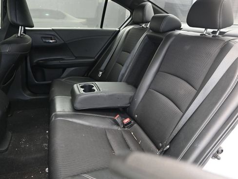 Used 2017 Honda Accord Sport image 12
