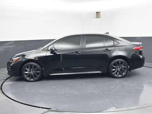 Used 2025 Toyota Corolla SE FWD image 4