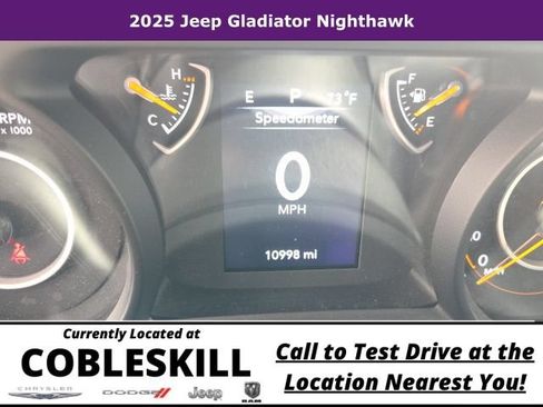 Used 2025 Jeep Gladiator Sport AWD/4WD image 13