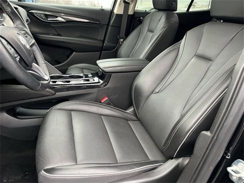 Used 2023 Buick Envision Essence image 13
