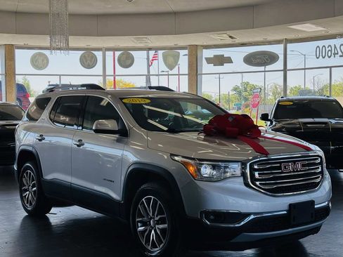 Used 2019 GMC Acadia SLE FWD image 1