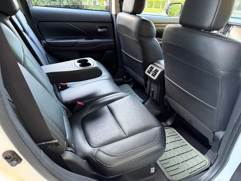 Used 2020 Mitsubishi Outlander SEL image 25