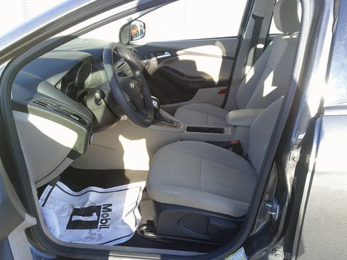 Used 2015 Ford Focus SE image 13