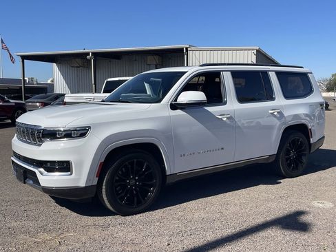 Used 2022 Jeep Grand Wagoneer Series III w/ Flexible Seating Group image 3