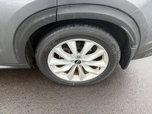 Used 2019 INFINITI QX50 Essential w/ Premium Heat Package image 8