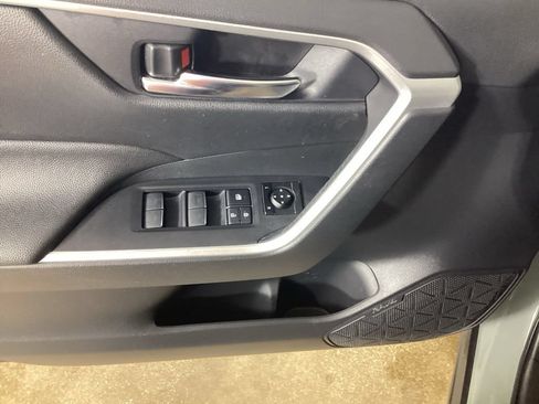 Used 2022 Toyota RAV4 XLE Premium AWD/4WD image 11