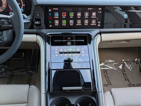 Used 2025 Porsche Panamera 4 image 20