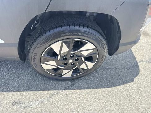 Certified 2024 Hyundai Kona SEL AWD/4WD image 12