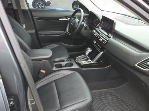 Certified 2023 Kia Seltos SX w/ SX Sunroof Package image 32