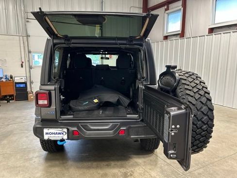 Used 2023 Jeep Wrangler Unlimited w/ Cold Weather Group AWD/4WD image 20