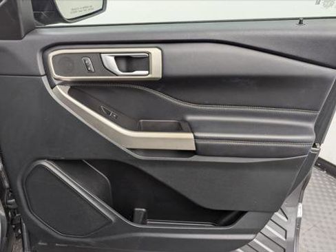 Used 2023 Ford Explorer XLT w/ Equipment Group 202A image 21