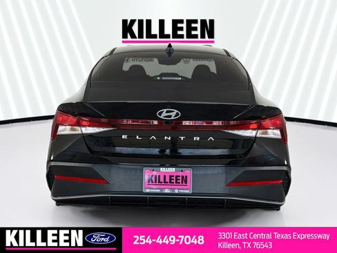 Used 2026 Hyundai Elantra SE FWD image 8