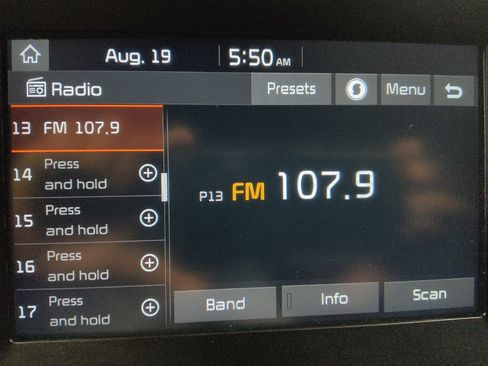 Used 2019 Kia Soul ! FWD image 25