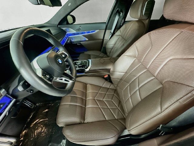 Used 2024 BMW 760i xDrive w/ Executive Package AWD/4WD image 20
