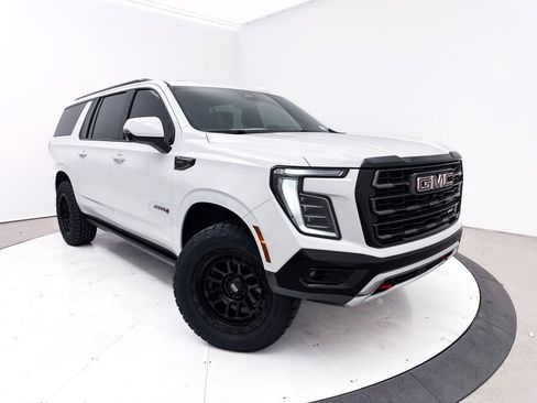 Used 2025 GMC Yukon XL AT4 Ultimate w/ LPO, Floor Liner Package image 15