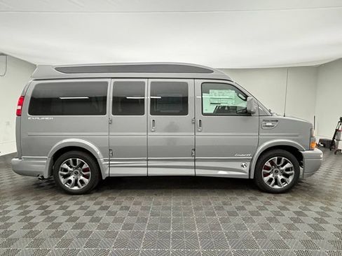 New 2026 GMC Savana 2500 w/ Driver Convenience Package RWD image 6