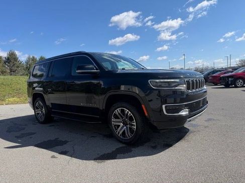 Certified 2025 Jeep Wagoneer Series II AWD/4WD image 15
