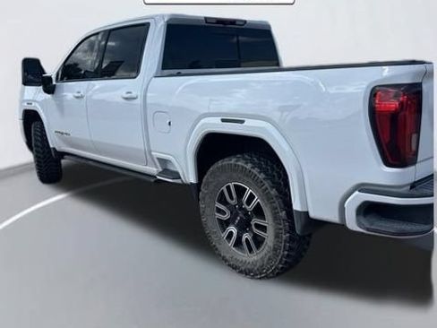 Used 2022 GMC Sierra 2500 AT4 w/ AT4 Preferred Package AWD/4WD image 4