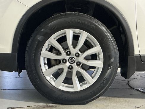 Used 2019 Nissan Rogue S AWD/4WD image 13