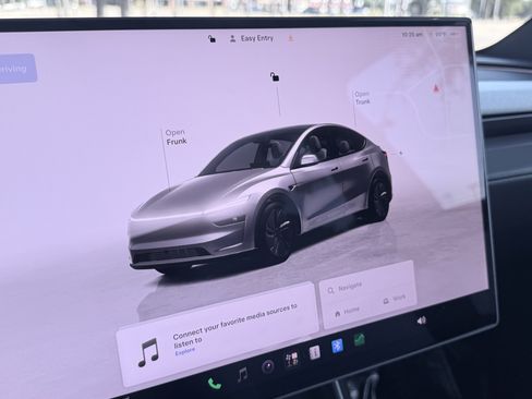 Used 2026 Tesla Model Y AWD image 65