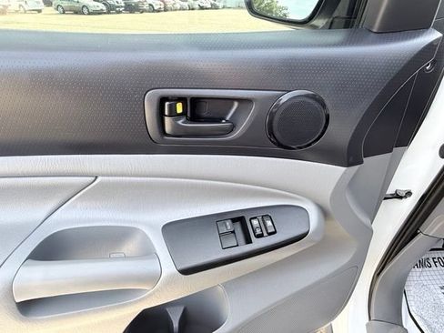 Used 2012 Toyota Tacoma PreRunner RWD image 10