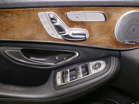 Used 2017 Mercedes-Benz C 300 4MATIC Sedan image 40