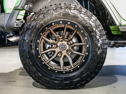 Used 2025 Jeep Wrangler Unlimited Rubicon 392 image 33