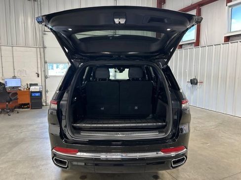 Used 2023 Jeep Grand Cherokee L Overland AWD/4WD image 20