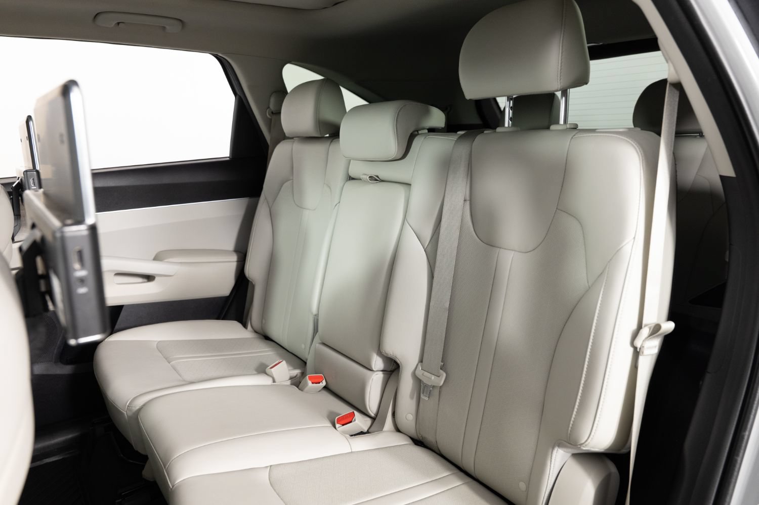 Used 2023 Kia Sorento S w/ Panoramic Sunroof Package AWD/4WD image 17
