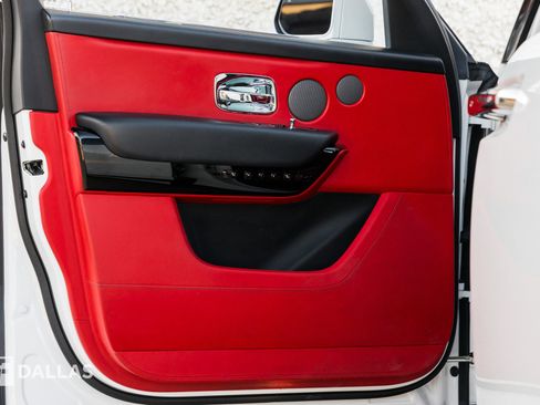 Used 2022 Rolls-Royce Cullinan image 20