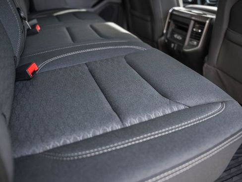 New 2026 RAM 1500 4x4 Crew Cab image 37