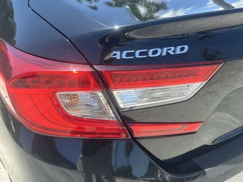 Used 2019 Honda Accord Touring image 9