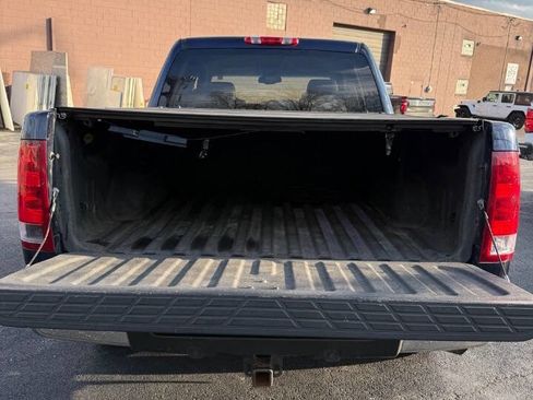 Used 2010 GMC Sierra 1500 SLT w/ SLT Convenience Package image 17