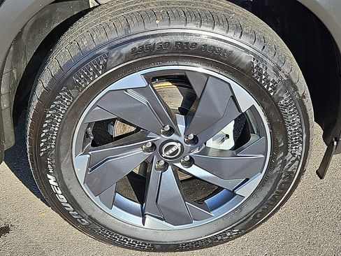 Certified 2024 Nissan Rogue SV image 8