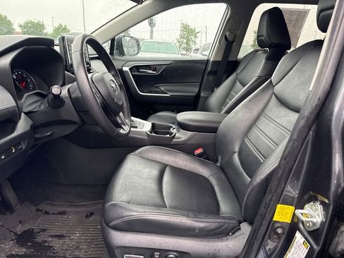 Used 2021 Toyota RAV4 XLE Premium AWD/4WD image 9