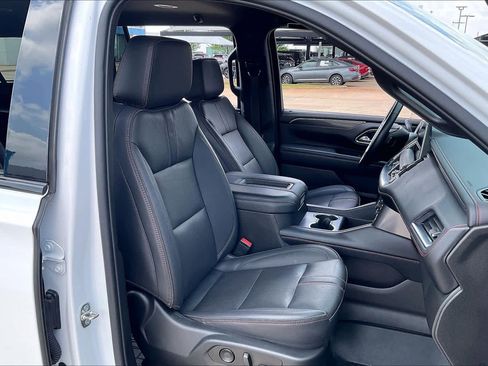 Used 2022 Chevrolet Suburban RST w/ Luxury Package image 10