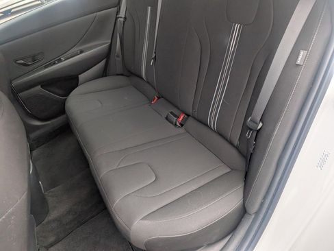 Used 2025 Hyundai Elantra SEL image 12