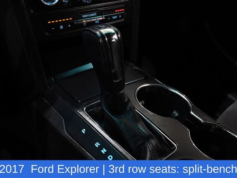 Used 2017 Ford Explorer XLT image 21