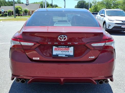 Used 2018 Toyota Camry XSE FWD image 5