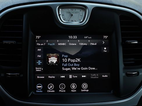 Used 2022 Chrysler 300 Touring w/ Sport Appearance Package image 26