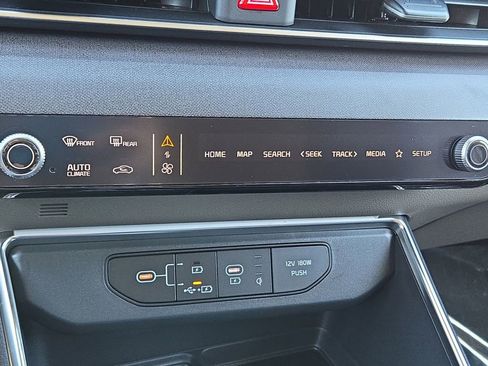 New 2026 Kia Carnival EX image 23