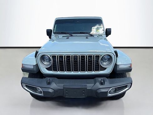 Used 2024 Jeep Wrangler Unlimited Sahara w/ Technology Group AWD/4WD image 2