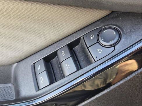 Used 2025 Chevrolet Equinox LT w/ Convenience Package II FWD image 23