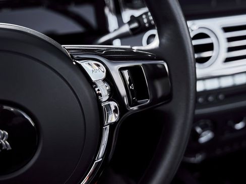 Used 2018 Rolls-Royce Dawn RWD image 51