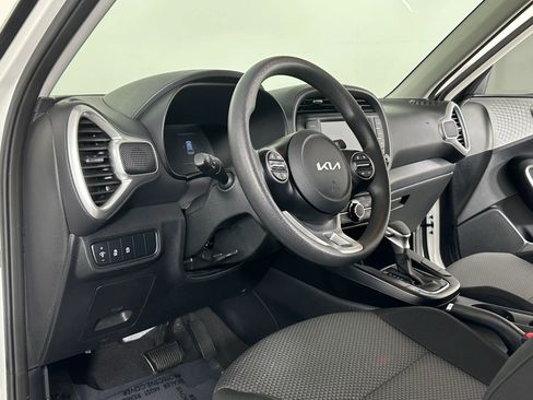 Used 2023 Kia Soul LX w/ LX Technology Package image 33