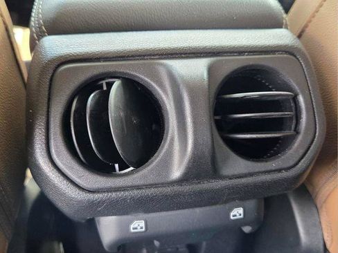 Used 2020 Jeep Wrangler Unlimited Sahara AWD/4WD image 14