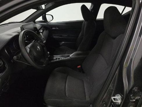 Used 2019 Toyota C-HR LE image 7