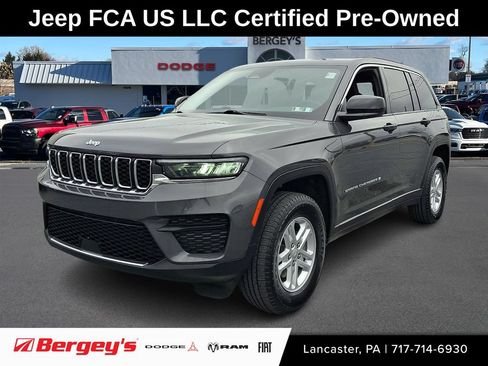 Used 2025 Jeep Grand Cherokee Laredo w/ Luxury Tech Group I AWD/4WD image 1