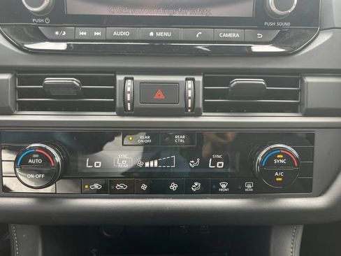 Used 2025 Nissan Pathfinder S AWD/4WD image 24