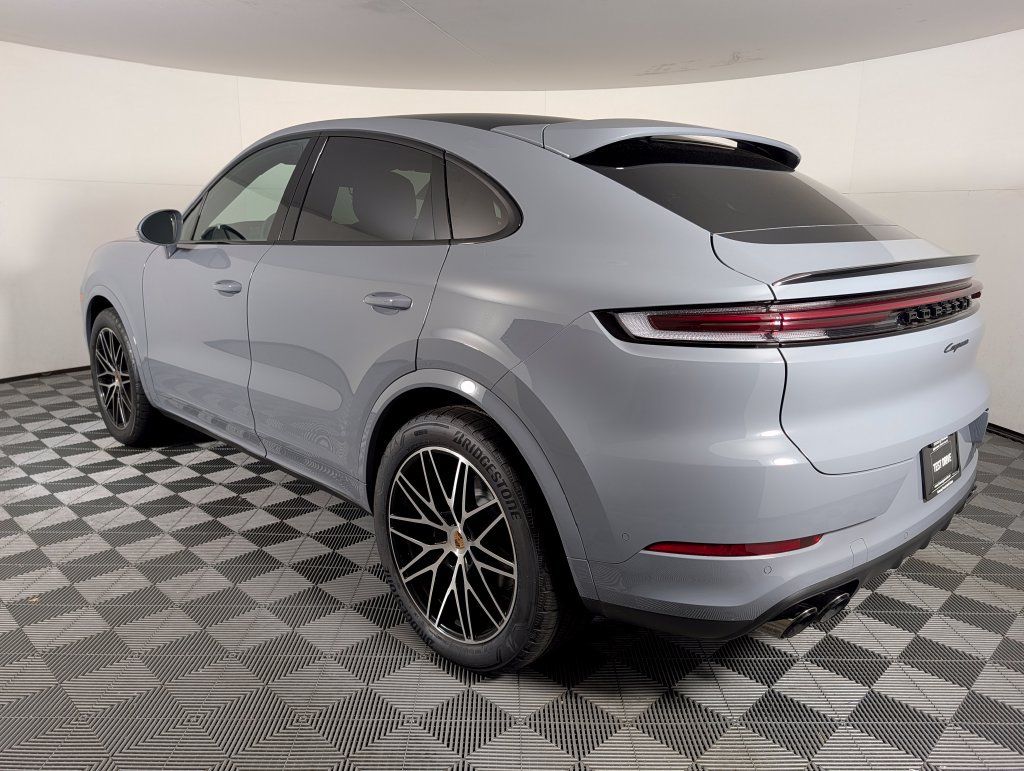 New 2026 Porsche Cayenne Coupe AWD/4WD image 3